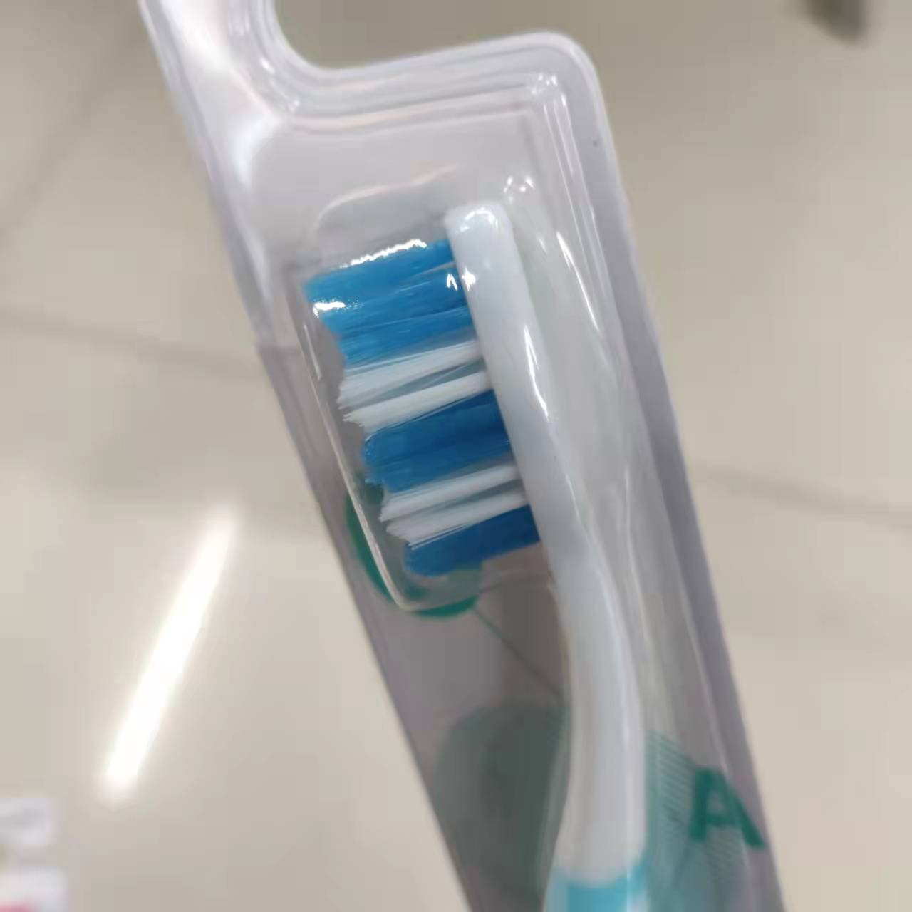 Daily Necessities Toothbrush Wholesale South Jele 5212 Wave Type Medium Hair Toothbrush