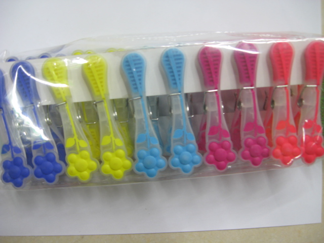 Plum Blossom Two-Tone Plastic Clip