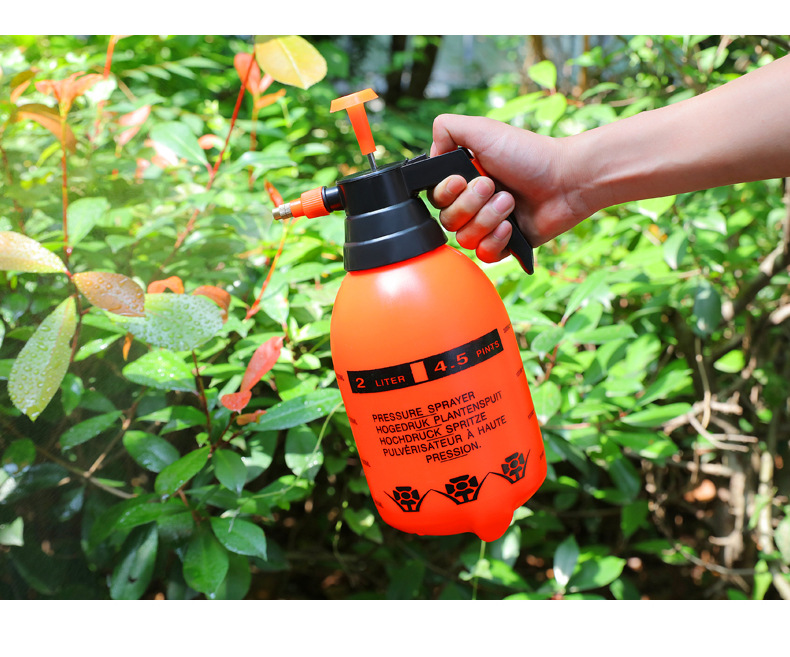Factory Wholesale 1L/2L Sprinkling Can Agricultural Disinfection Sprinkling Can Small Plastic Sprayer Watering Pot