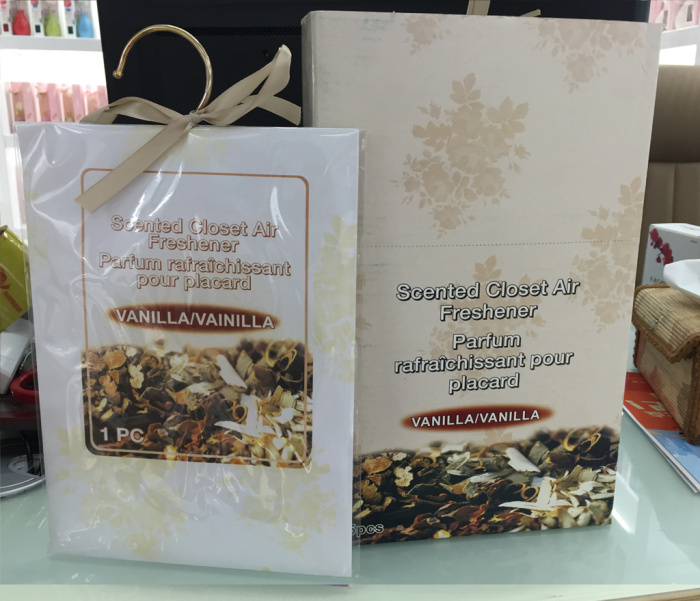 Iron hook large sachet wrapped in Thai sachet. Iron hook large sachet wrapped in Thai sachet.