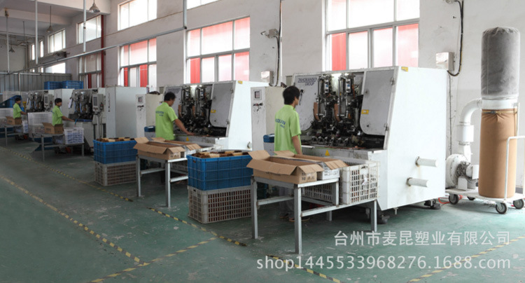 Manufacturer's direct selling is to split clean brush round ball brush plastic toilet brush scrub toilet belt base. Manufacturer's direct selling is to split clean brush round ball brush plastic toilet brush scrub toilet belt base.