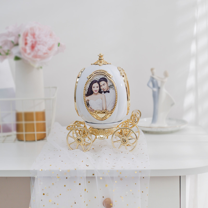 New Creative Pumpkin Car Photo Frame Fashion Music Box Royal Carriage Photo Frame Home Two-Color Photo Frame Wholesale