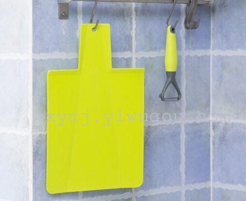 The kitchen chopping board folding anti-skid plastic cut fruit dish chopping board creative outlet pad The kitchen chopping board folding anti-skid plastic cut fruit dish chopping board creative outlet pad