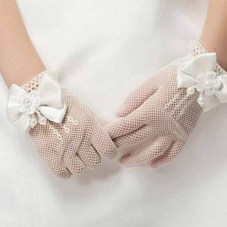 Eyelet gloves femininity wedding dress etiquette shows off black and white gloves for parent-child children