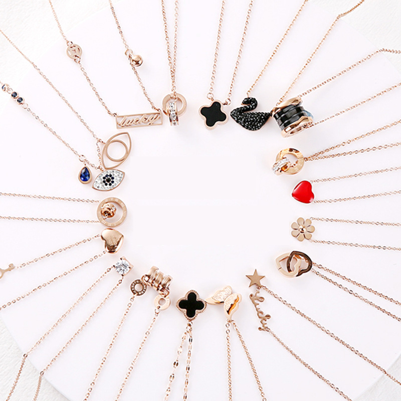 Japanese and Korean Style Ornament TikTok Same Style Internet Celebrity Four-Leaf Clover Pendant Titanium Steel Necklace Female Swan Clavicle Chain Letter Necklace