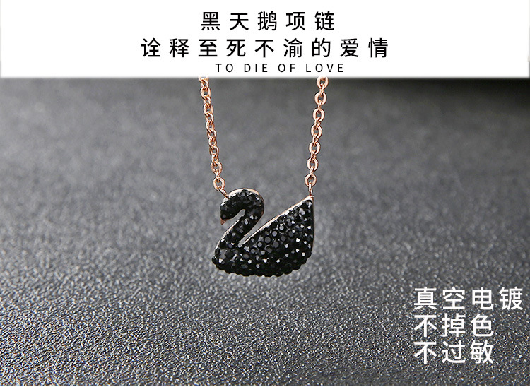 Japanese and Korean Style Ornament TikTok Same Style Internet Celebrity Four-Leaf Clover Pendant Titanium Steel Necklace Female Swan Clavicle Chain Letter Necklace