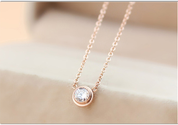 Japanese and Korean Style Ornament TikTok Same Style Internet Celebrity Four-Leaf Clover Pendant Titanium Steel Necklace Female Swan Clavicle Chain Letter Necklace