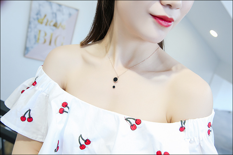 Japanese and Korean Style Ornament TikTok Same Style Internet Celebrity Four-Leaf Clover Pendant Titanium Steel Necklace Female Swan Clavicle Chain Letter Necklace