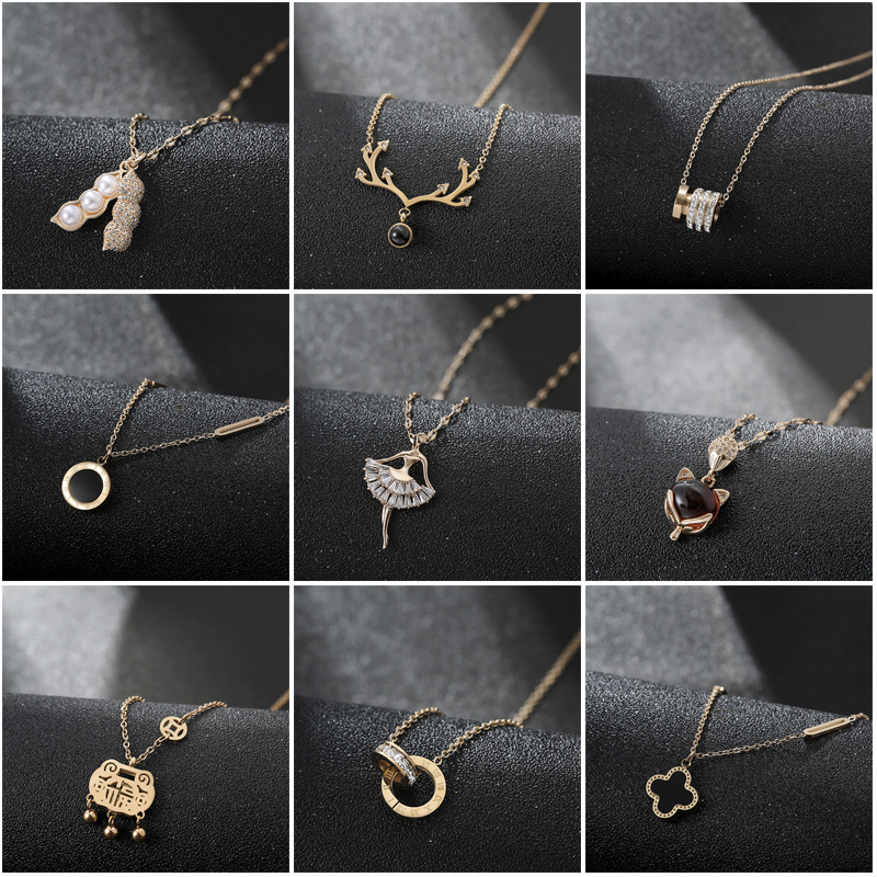 Luxury Simple 18K Rose Gold Titanium Steel Necklace Female Clavicle Chain Non-Fading Swan Clover Ornament Luxury Simple 18K Rose Gold Titanium Steel Necklace Female Clavicle Chain Non-Fading Swan Clover Ornament