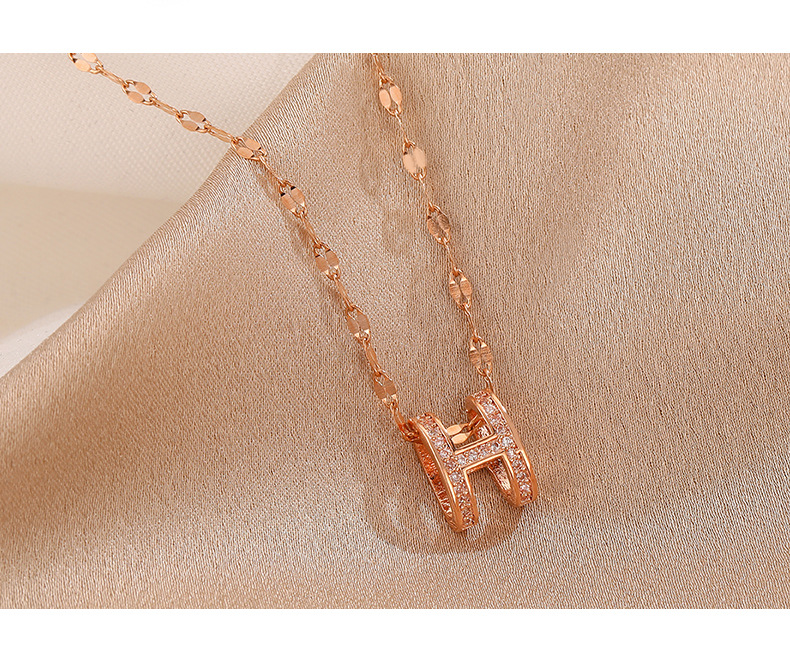  Swan Necklace Internet Celebrity Ins Socialite Style Rose Gold Titanium Steel Pendant Best-Seller on Douyin