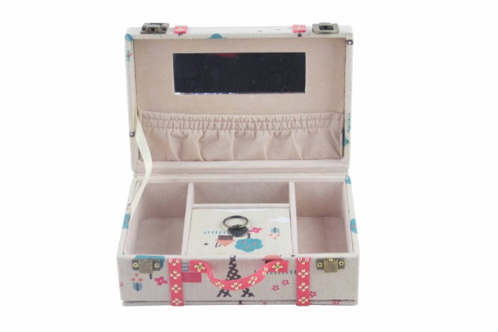 Flax English Monogrammed Ring Box Pendant Bracelet box jewelry box jewelry box linen cloth Flax English Monogrammed Ring Box Pendant Bracelet box jewelry box jewelry box linen cloth