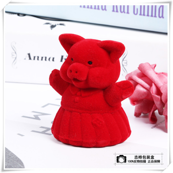 Creative red pig shape ring ring wedding ring box Creative red pig shape ring ring wedding ring box