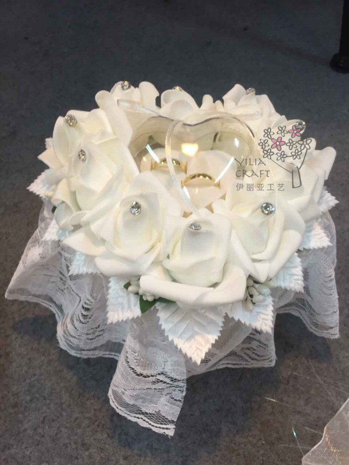 The new ring is a jewelry box for wedding flower girl bridesmaid to exchange the ring box manufacturer direct sale. The new ring is a jewelry box for wedding flower girl bridesmaid to exchange the ring box manufacturer direct sale.