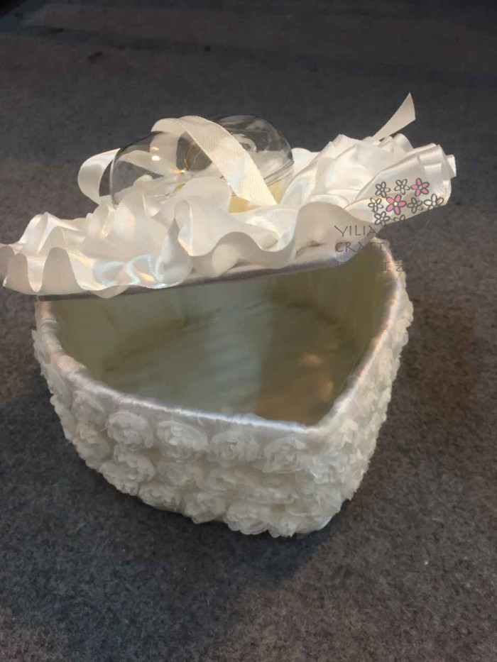 The new ring is a jewelry box for wedding flower girl bridesmaid to exchange the ring box manufacturer direct sale. The new ring is a jewelry box for wedding flower girl bridesmaid to exchange the ring box manufacturer direct sale.