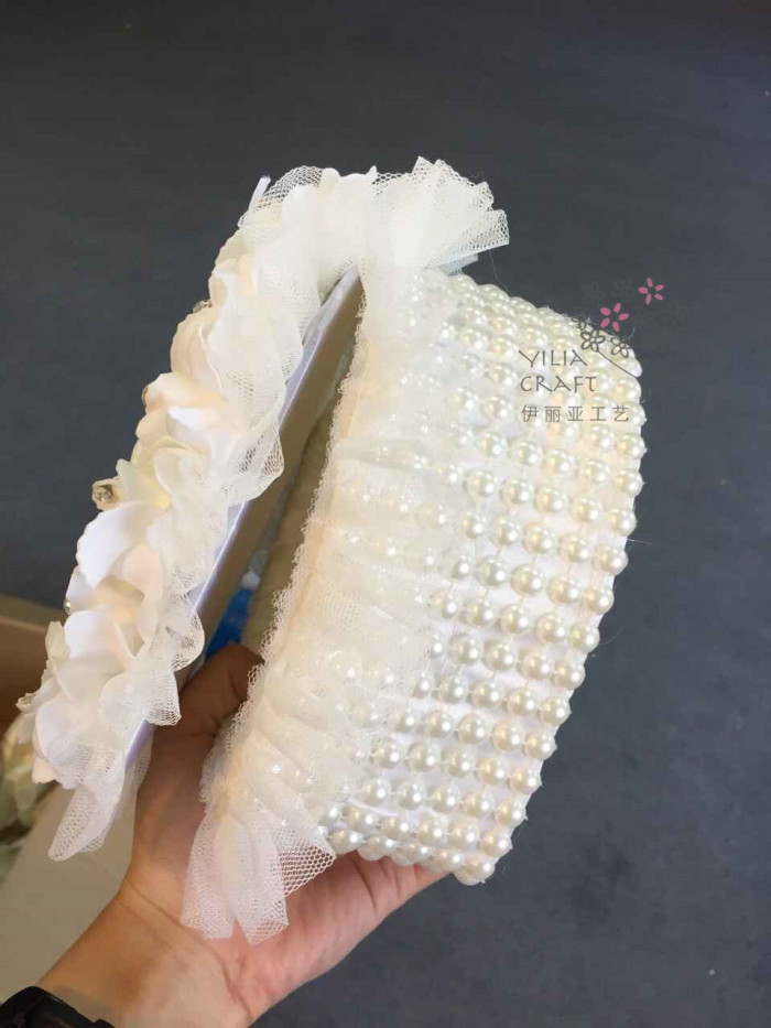 The new ring is a jewelry box for wedding flower girl bridesmaid to exchange the ring box manufacturer direct sale. The new ring is a jewelry box for wedding flower girl bridesmaid to exchange the ring box manufacturer direct sale.
