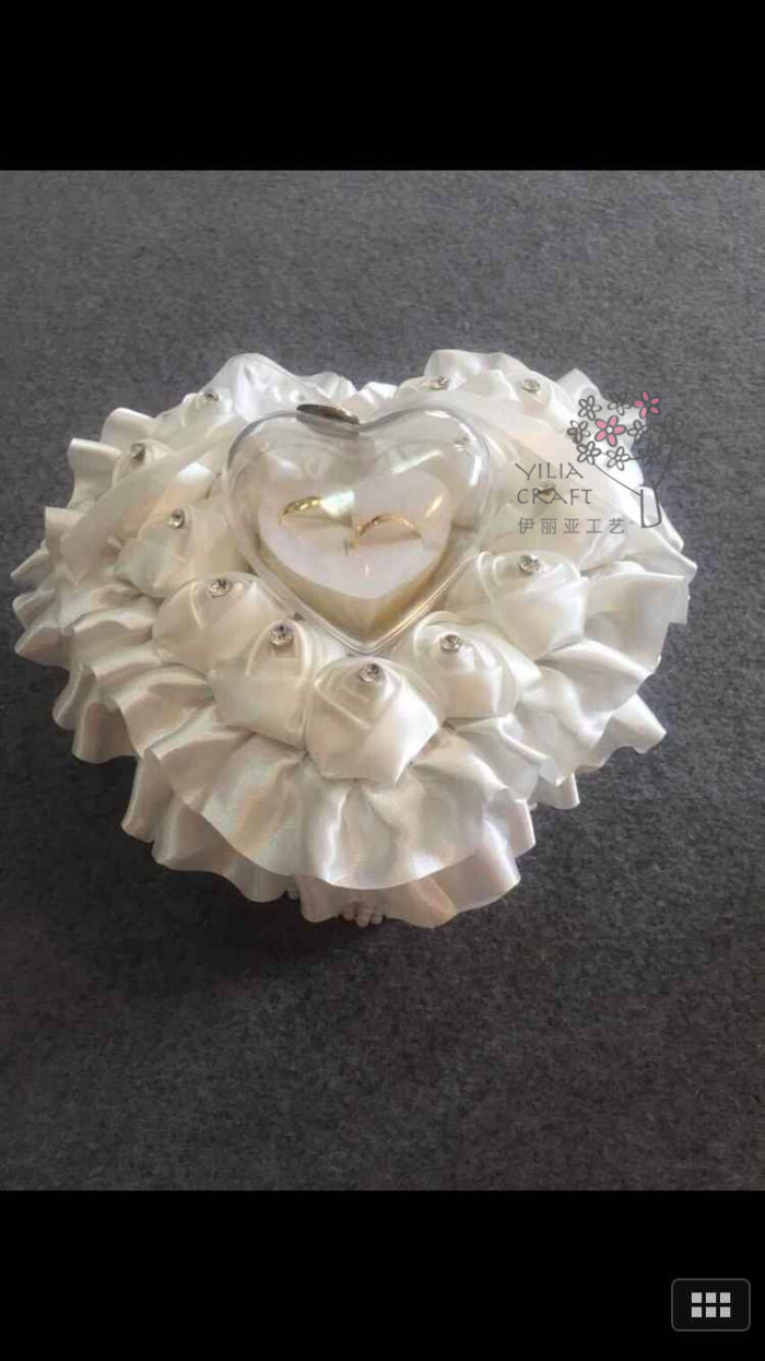 The new ring is a jewelry box for wedding flower girl bridesmaid to exchange the ring box manufacturer direct sale. The new ring is a jewelry box for wedding flower girl bridesmaid to exchange the ring box manufacturer direct sale.