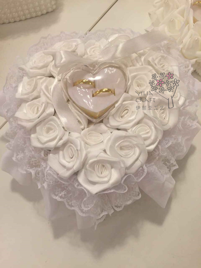 The new ring is a jewelry box for wedding flower girl bridesmaid to exchange the ring box manufacturer direct sale. The new ring is a jewelry box for wedding flower girl bridesmaid to exchange the ring box manufacturer direct sale.
