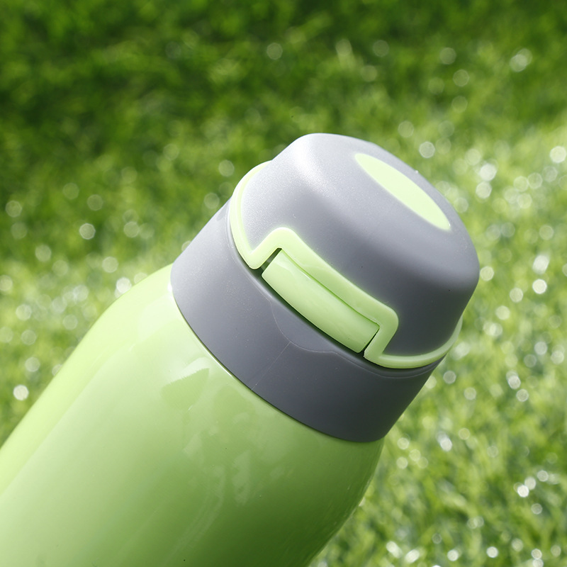 The New fashion creative sports cup 304 stainless steel straw insulation cup is suing portable car water cup custom The New fashion creative sports cup 304 stainless steel straw insulation cup is suing portable car water cup custom