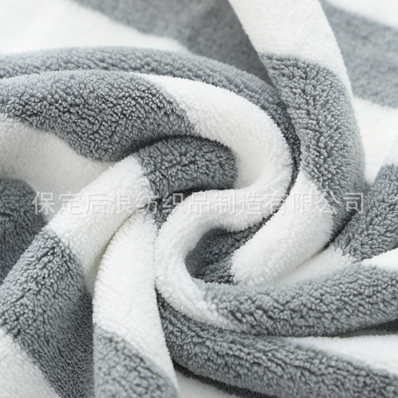 Bath Towel Wholesale Coral Fleece Color Stripes Bath Towel 70*140 Soft Absorbent Thickening Big Towel Gift Beach Towel Customization
