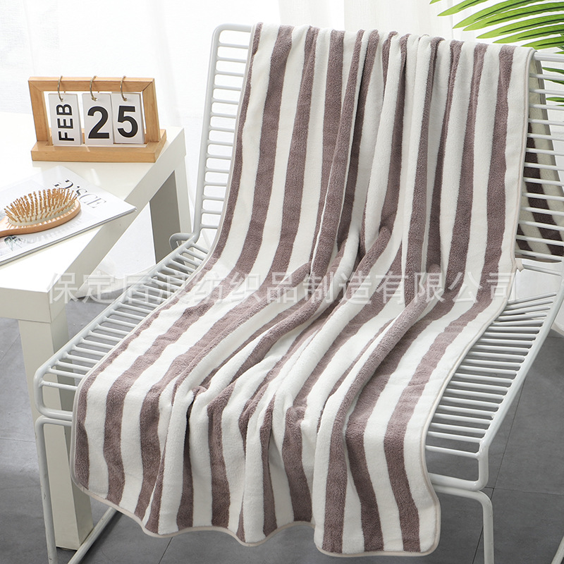 Bath Towel Wholesale Coral Fleece Color Stripes Bath Towel 70*140 Soft Absorbent Thickening Big Towel Gift Beach Towel Customization