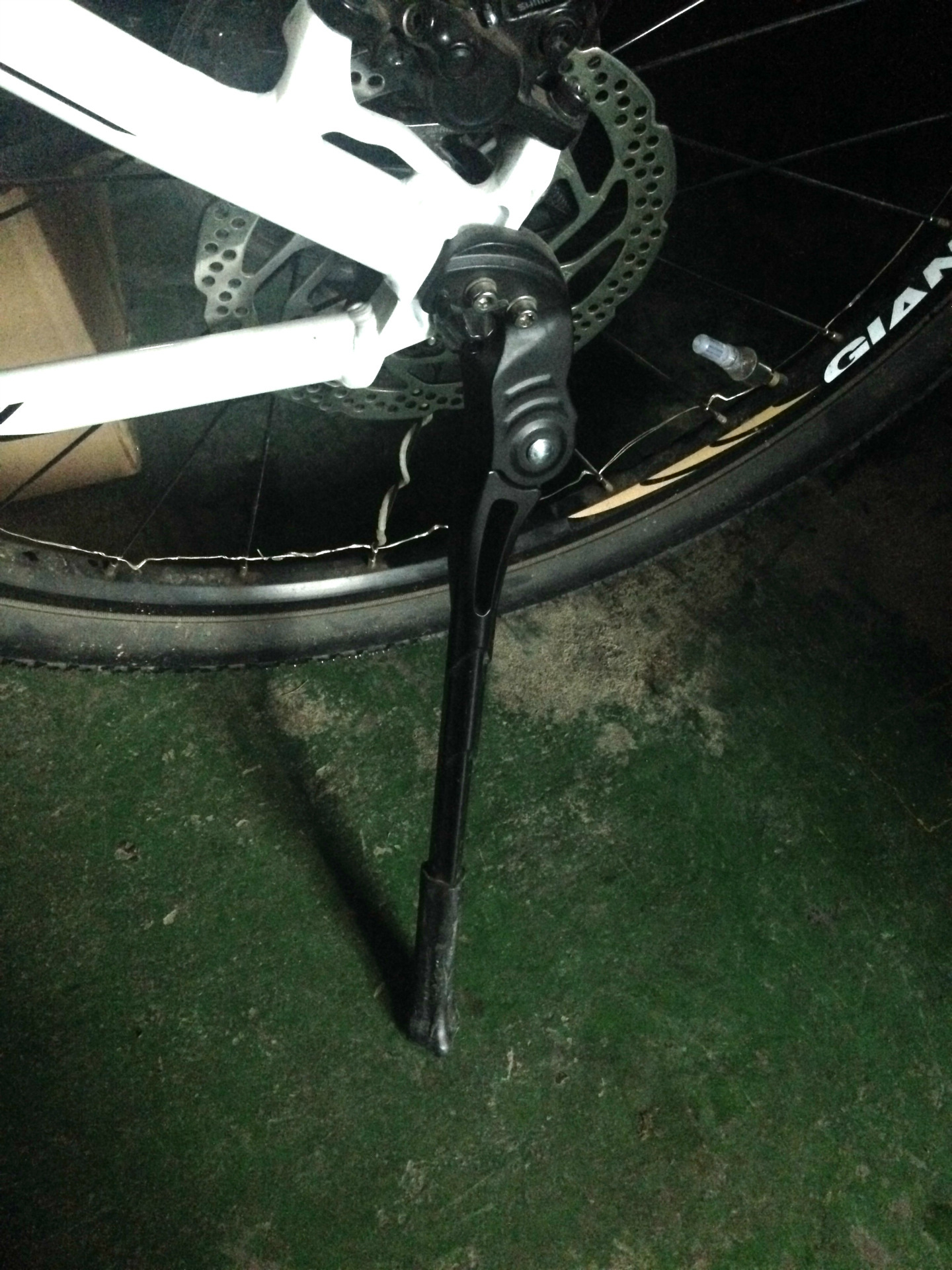 The bicycle giant special aluminum support parking frame can adjust The support // giant special support The bicycle giant special aluminum support parking frame can adjust The support // giant special support