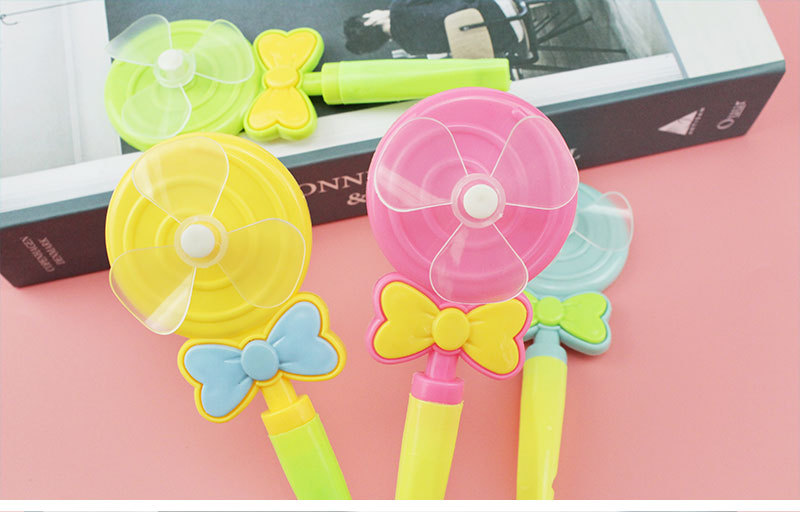 Lollipop whistle windmill candy color children gift activities to give practical wechat business small push gifts Lollipop whistle windmill candy color children gift activities to give practical wechat business small push gifts