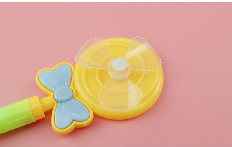 Lollipop whistle windmill candy color children gift activities to give practical wechat business small push gifts Lollipop whistle windmill candy color children gift activities to give practical wechat business small push gifts