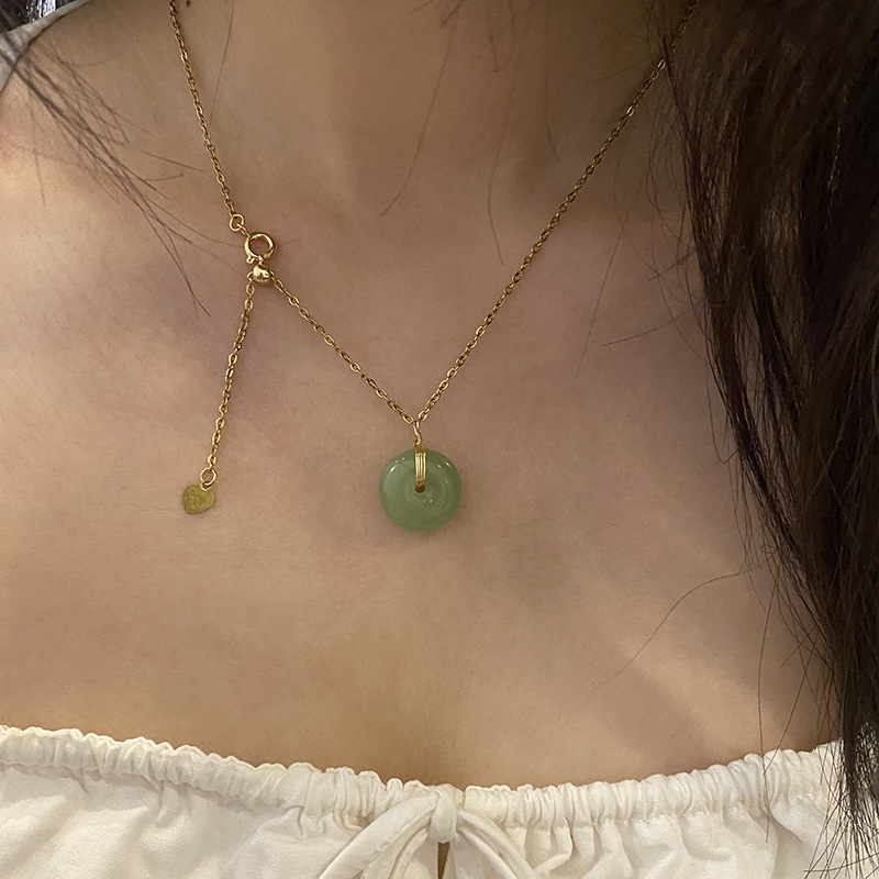 New Korean Style Ins Cold Style Hetian Jade Safety Buckle Necklace Fashionable Temperamental All-Match Clavicle Chain Necklace Accessories