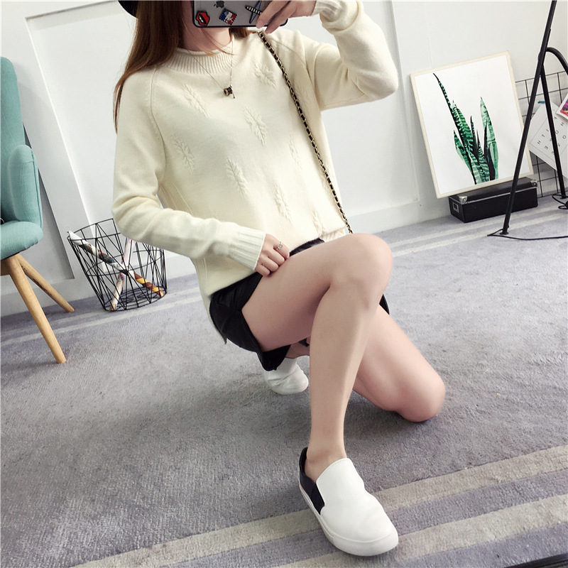 Rolled edge half turtleneck sweater female pullover of autumn winter version of cuff loose short version of the bottom split sweater Rolled edge half turtleneck sweater female pullover of autumn winter version of cuff loose short version of the bottom split sweater
