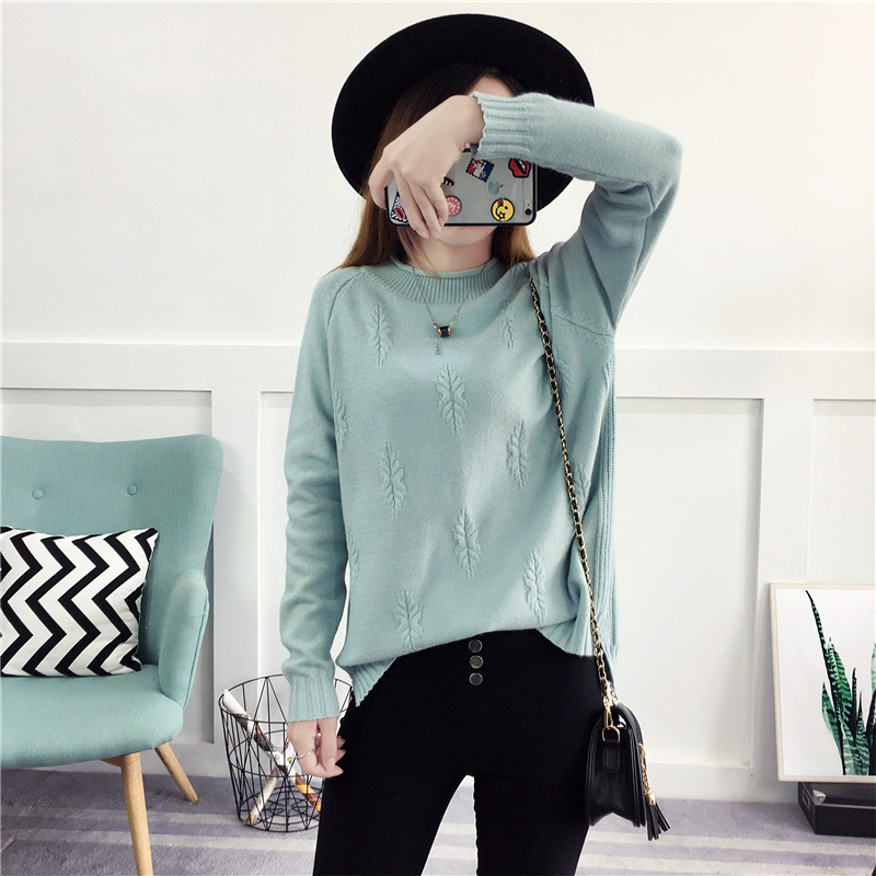 Rolled edge half turtleneck sweater female pullover of autumn winter version of cuff loose short version of the bottom split sweater Rolled edge half turtleneck sweater female pullover of autumn winter version of cuff loose short version of the bottom split sweater