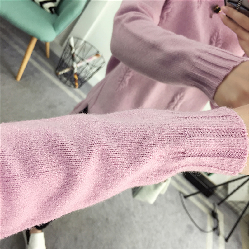 Rolled edge half turtleneck sweater female pullover of autumn winter version of cuff loose short version of the bottom split sweater Rolled edge half turtleneck sweater female pullover of autumn winter version of cuff loose short version of the bottom split sweater