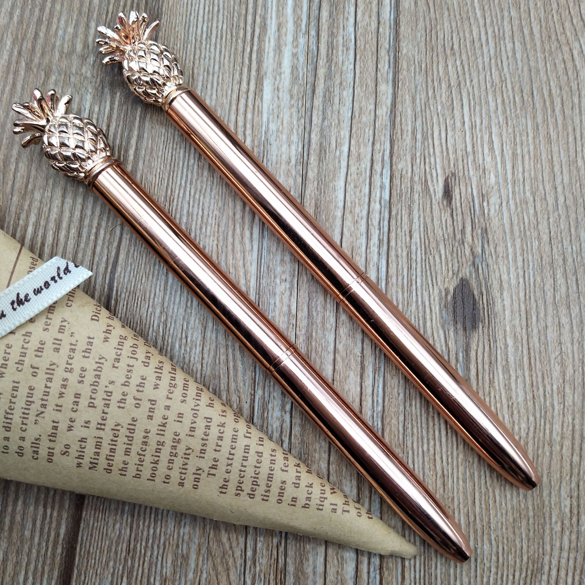 Cross-Border Supply Factory Wholesale Pineapple Pen Metal Ball Point Pen Rotary Gift Advertising Marker Spot Customizable Logo Cross-Border Supply Factory Wholesale Pineapple Pen Metal Ball Point Pen Rotary Gift Advertising Marker Spot Customizable Logo