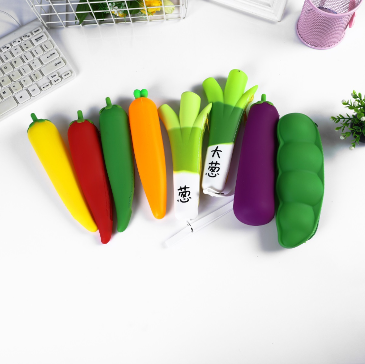 Silicone pencil bag fruit and vegetable simulation pencil bag banana green onion pen bag pea pineapple