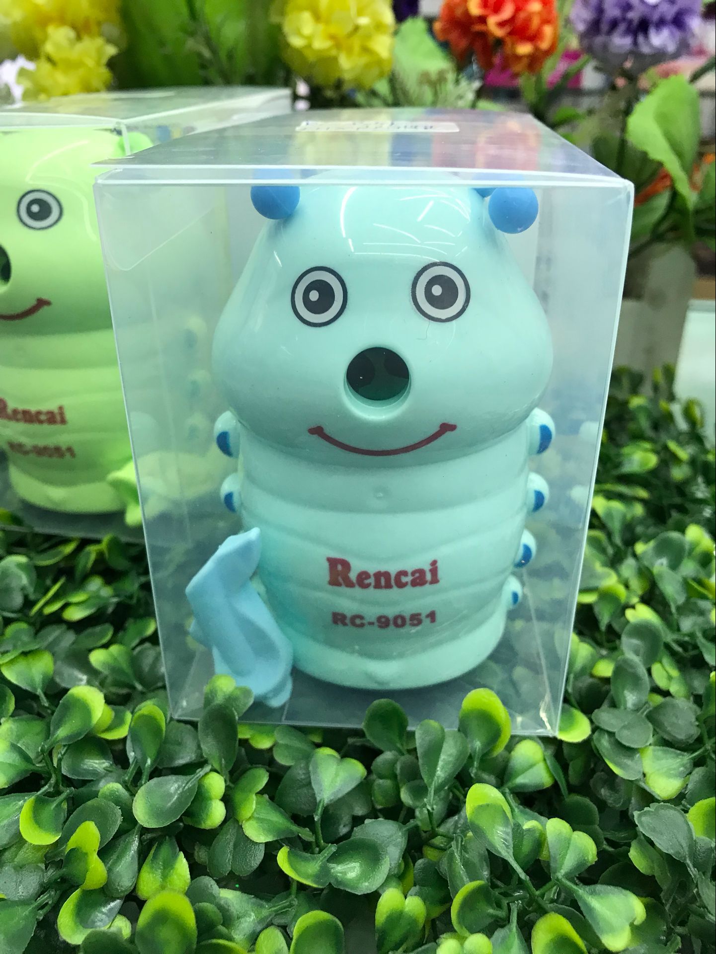Creative caterpillar style hand pencil sharpener with pencil holder stationery wholesale Creative caterpillar style hand pencil sharpener with pencil holder stationery wholesale