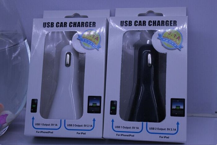 Horn 500mha double USB car charger apple double USB port data cable Horn 500mha double USB car charger apple double USB port data cable