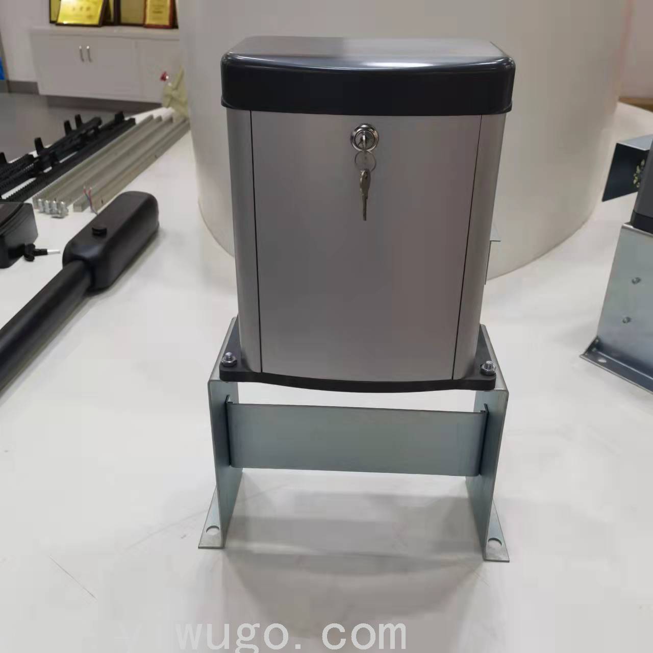 Factory Direct Sales Door Opener Sliding Gate Motor Remote Control Door Opener Automatic Door Opener