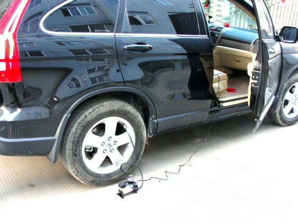 The car pump air pump automobile air pump cylinder tire pressure gauge electric portable gas pump metal copper core.