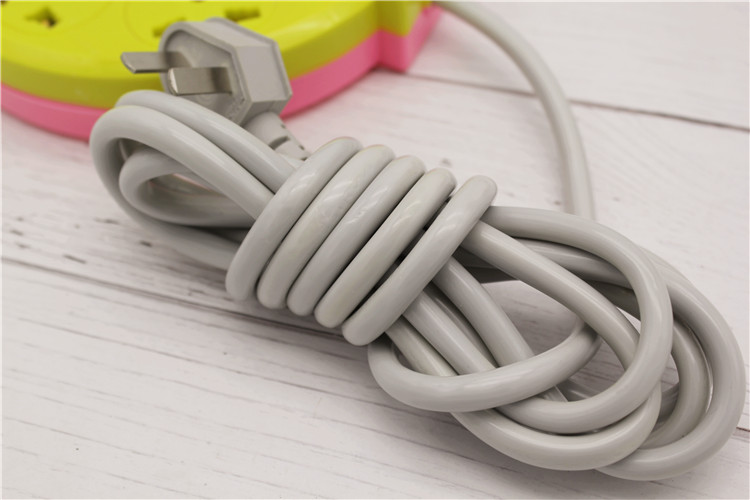 Electric socket board circular plug plastic mobile terminal board all three hole socket wholesale yiwu daily necessities