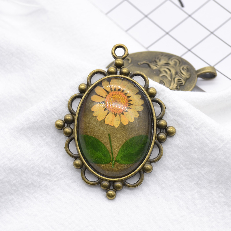 Creative Retro Large Base Support Dried Flower Pendant SUNFLOWER Crystal Chrysanthemum Plant Glass Real Flower Ornament Handmade Necklace