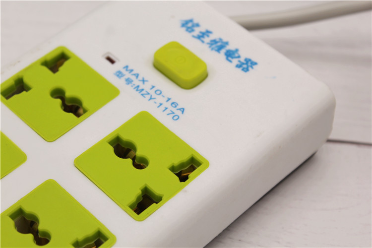 The terminal strip line computer is a multi-function plug - in connector socket. The terminal strip line computer is a multi-function plug - in connector socket.