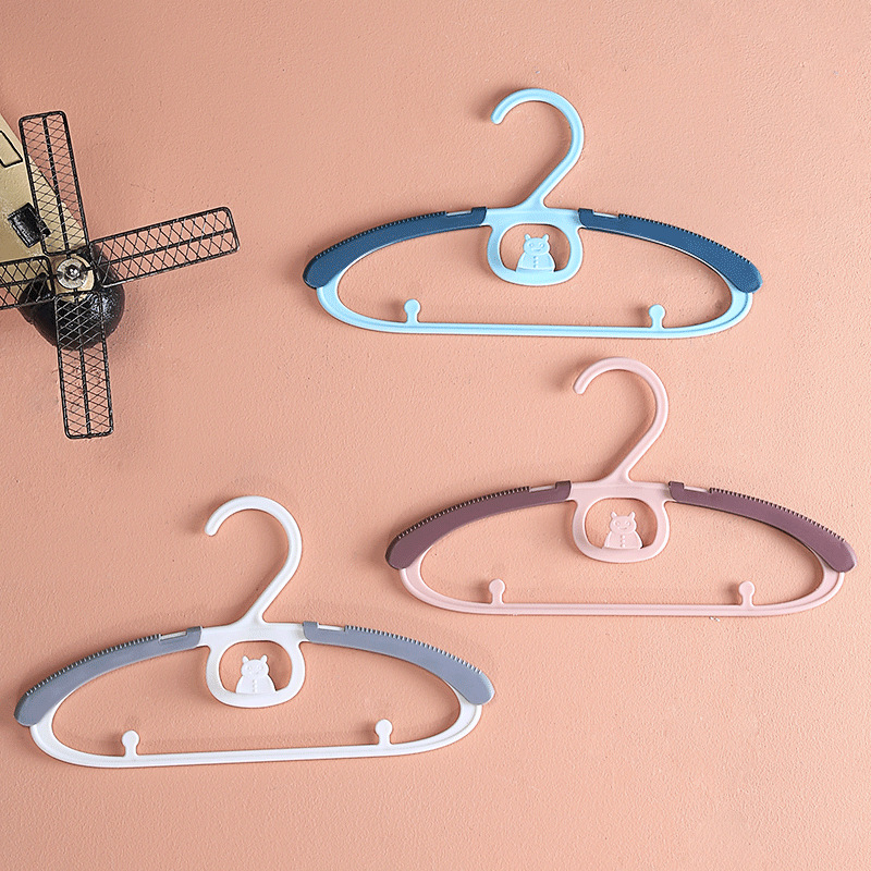 Baby retractable clothes household clothes hanger little clothes hanger retractable clothes hanger support