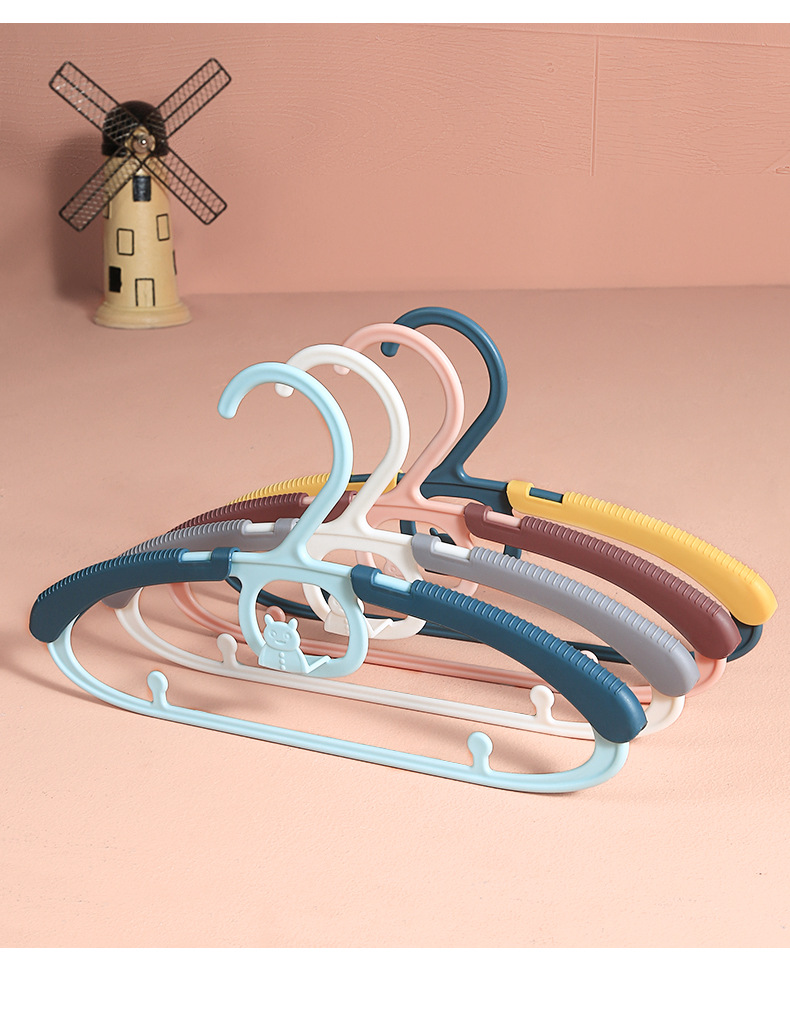 Baby retractable clothes household clothes hanger little clothes hanger retractable clothes hanger support