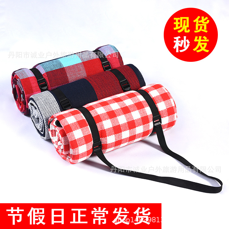In Stock Wholesale Picnic Mat Moisture Proof Pad Outdoor Supplies Tent Mat Grassland Mat Widened Outing Picnic Blanket Wholesale