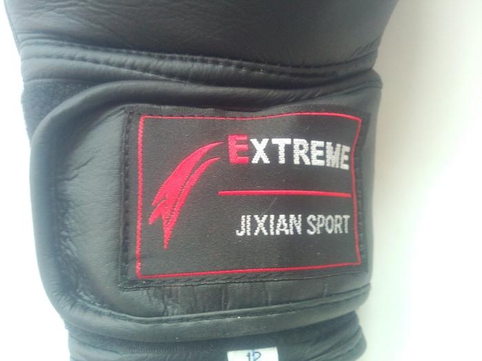 Genuine professional training boxing gloves boxing bag punching bag gloves Sanda gloves adults Genuine professional training boxing gloves boxing bag punching bag gloves Sanda gloves adults