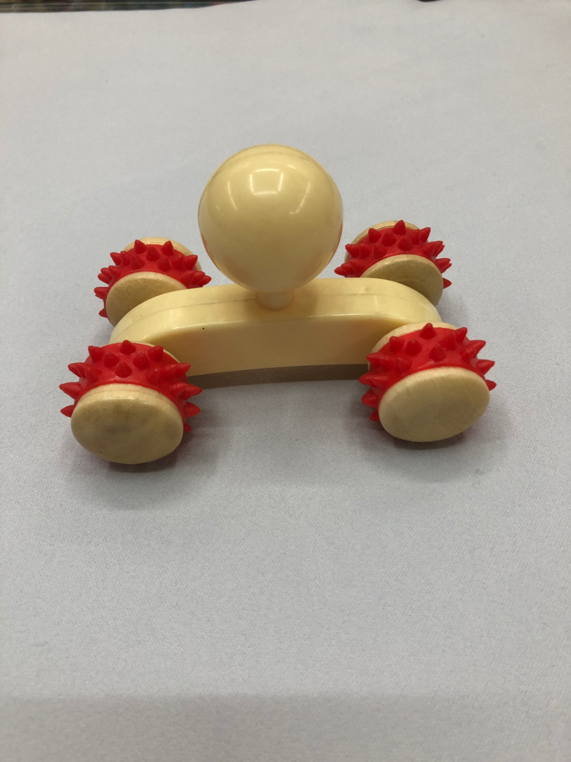 Massager Small Four-Wheel Massager Cartoon Pattern Wooden Wheel Leather Cover Small Four-Wheel Massager
