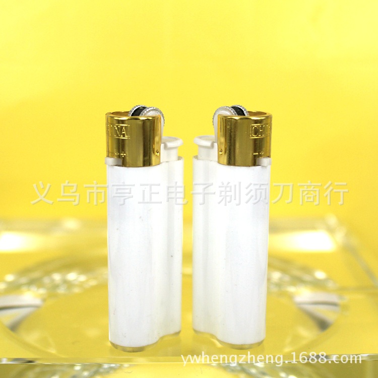 2017 Creative Grinding Wheel Gold Cover Flame Lighter Genuine Explosion-Proof Disposable Lighter Factory Wholesale 2017 Creative Grinding Wheel Gold Cover Flame Lighter Genuine Explosion-Proof Disposable Lighter Factory Wholesale