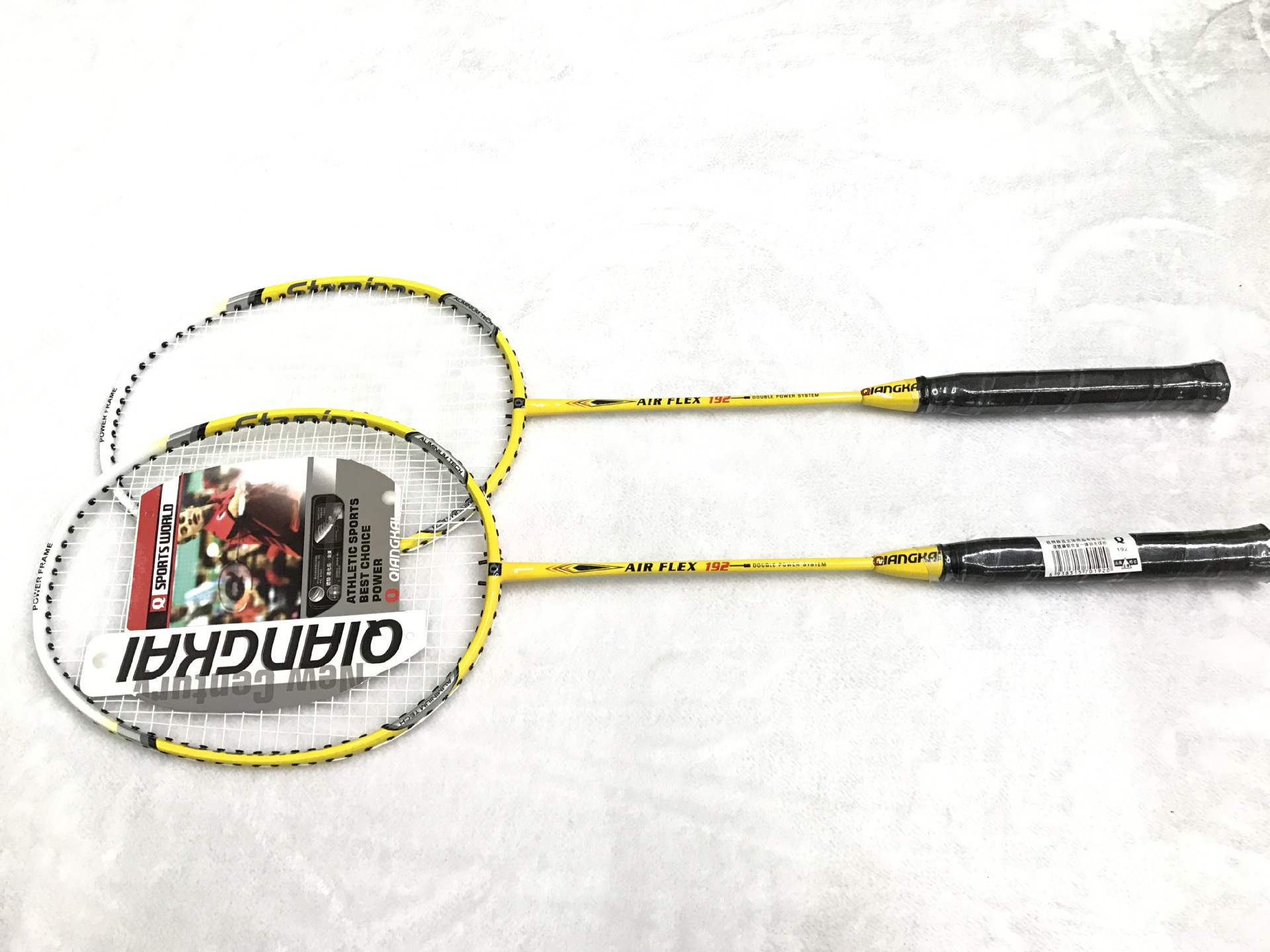 The factory direct selling jinke-1000 badminton racquet 2 to be used for the super light alloy competition training The factory direct selling jinke-1000 badminton racquet 2 to be used for the super light alloy competition training