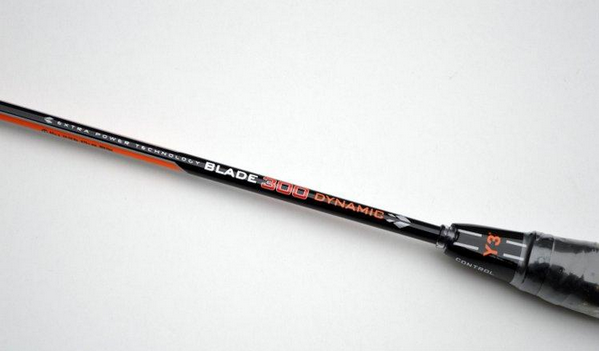 Authentic YY,Y3 razor crack full carbon badminton racket, comprising both offensive and defensive attack-Racquet BLADE500 300 DYNAMIC Authentic YY,Y3 razor crack full carbon badminton racket, comprising both offensive and defensive attack-Racquet BLADE500 300 DYNAMIC