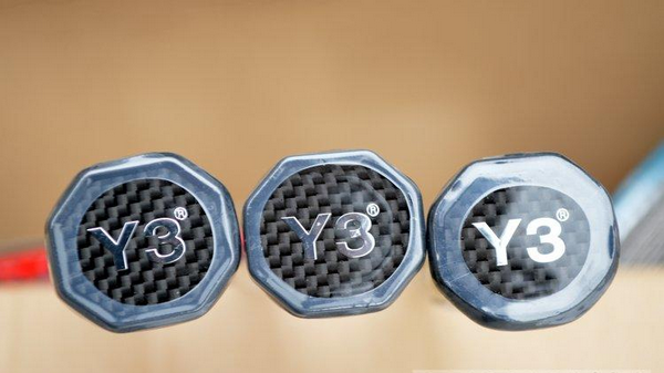 Authentic YY,Y3 razor crack full carbon badminton racket, comprising both offensive and defensive attack-Racquet BLADE500 300 DYNAMIC Authentic YY,Y3 razor crack full carbon badminton racket, comprising both offensive and defensive attack-Racquet BLADE500 300 DYNAMIC