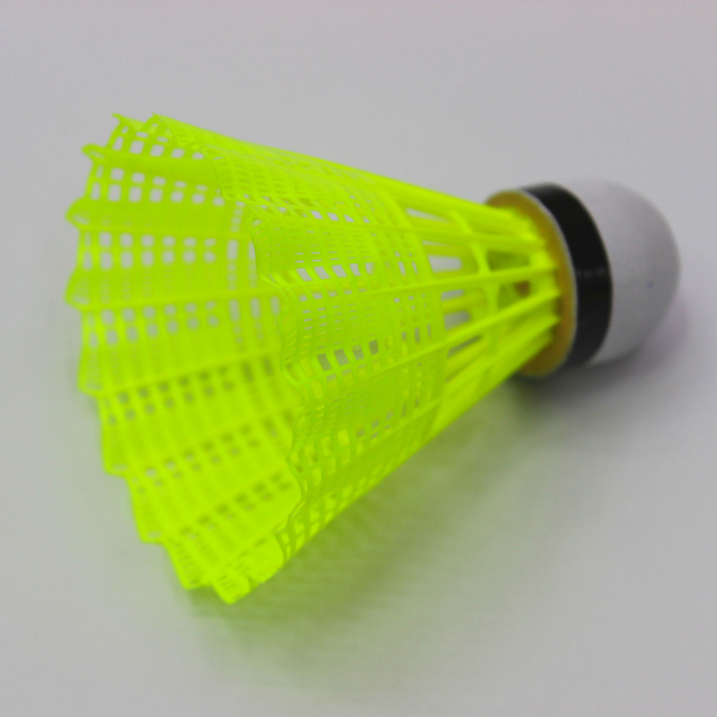 Nylon badminton super resistant to play yellow nylon plastic ball 3 card suction game training and entertainment ball Nylon badminton super resistant to play yellow nylon plastic ball 3 card suction game training and entertainment ball